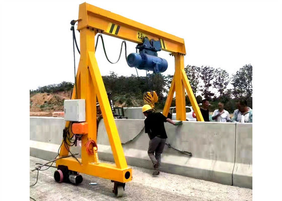 500kg 1t 2t 3t 4 Wheels Mini Gantry Crane With Hoist