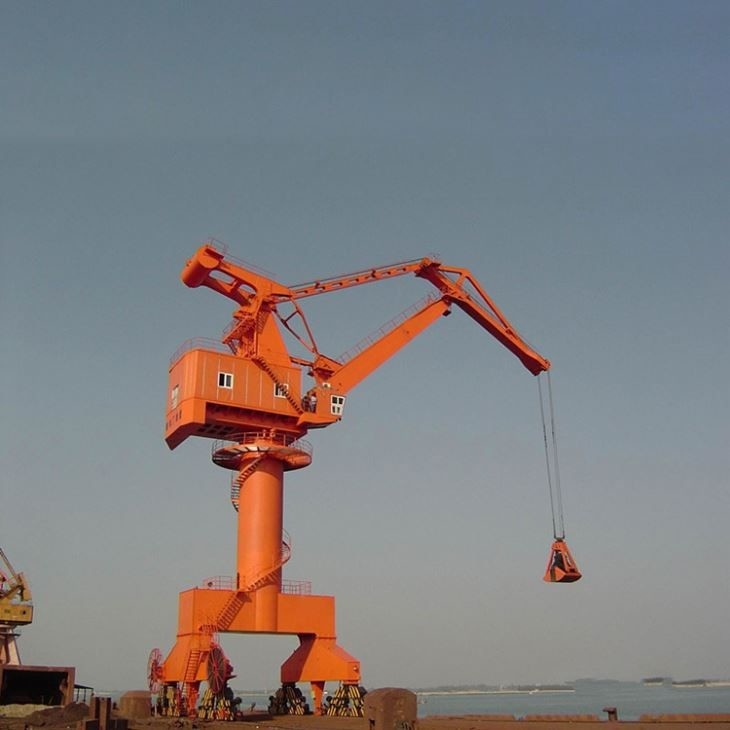 Floating Dock Crane In Shipyard With Customized Load Capacity And Lifting Height