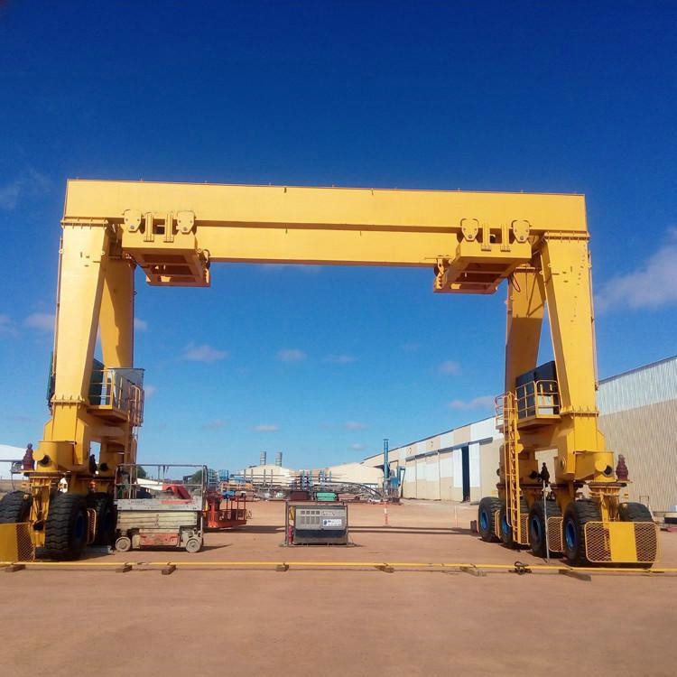 Rubber Tired Gantry Crane For Lifting Concrete Beam With Long Working Time