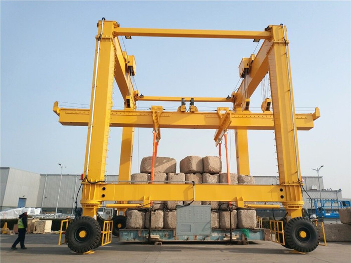 Customized RTG Mobile Gantry Crane With 20t~100t Load Capacity Customized Color