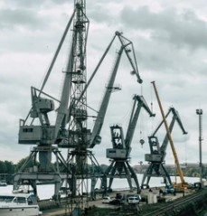 Waterfront Shipyard Port Cranes Handle Goods Of Different Sizes And Shapes