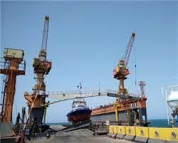 Marine Floating Shipyard Port Crane For Ship Repair Rust Removal Painting