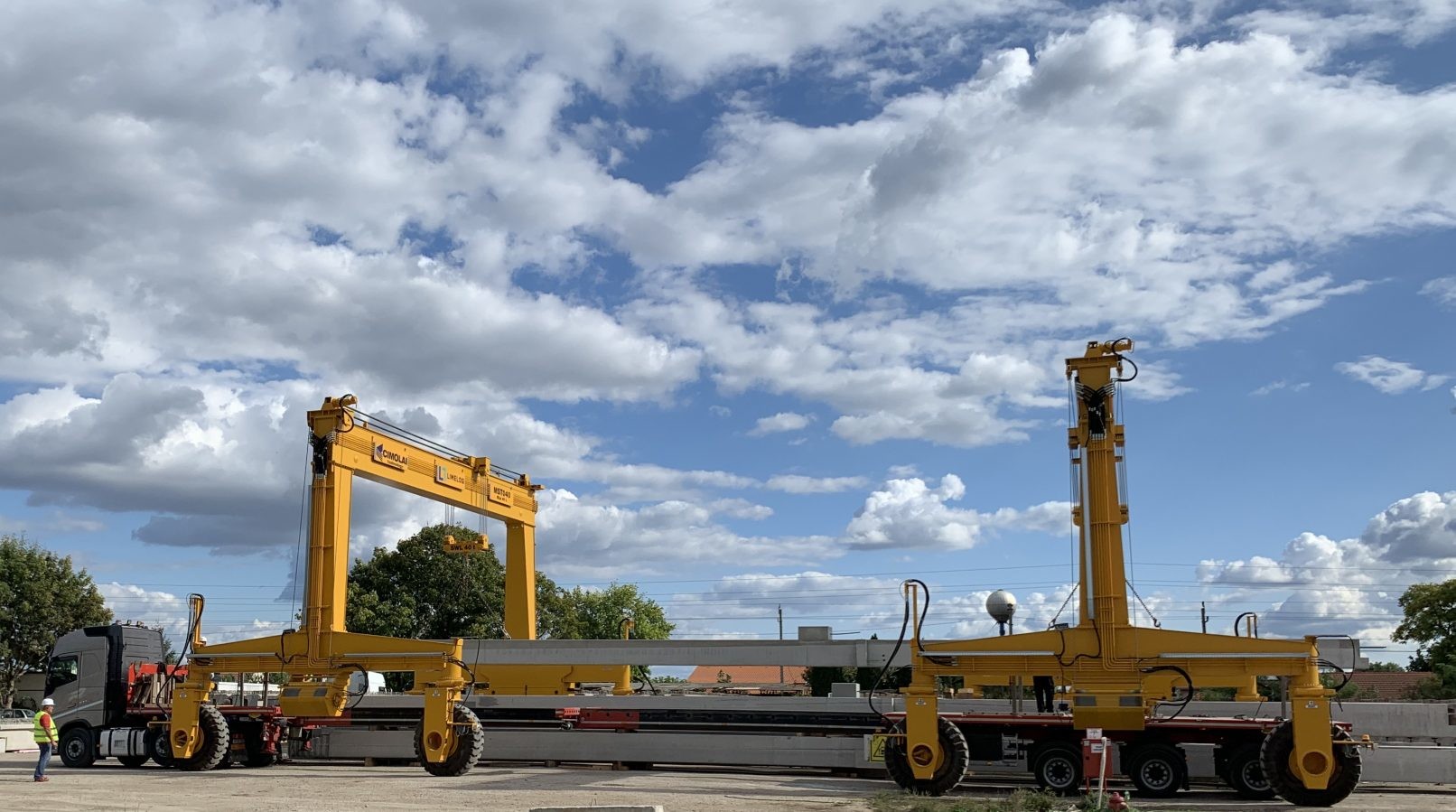 Double Beam Cranes 130 Ton/Each Working In Tandem with Special Spreader To Handle