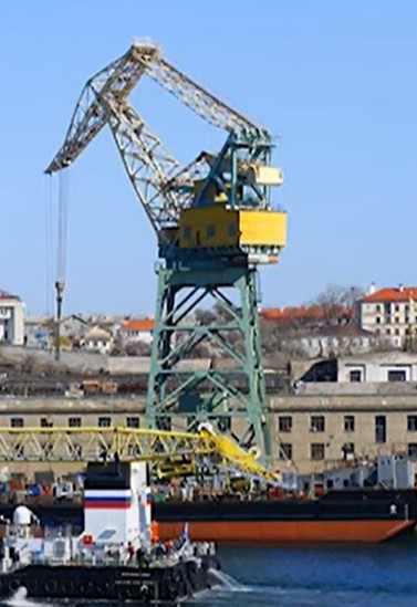 Span 3.2m~6.0m Marine Floating Dock Crane Heavy Lifting For Shipyard Port