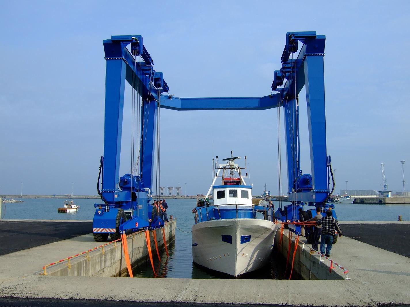 10-1000T Mobile Boat Hoist Travel Lift Yacht Lift Gantry Crane