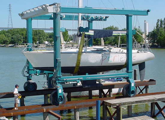 Boat Hoist Side Lifting Rubber Tired Gantry Crane 50~500t